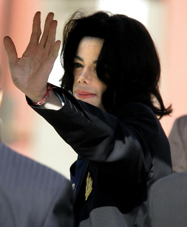 0-157920-michaeljackson3.jpg