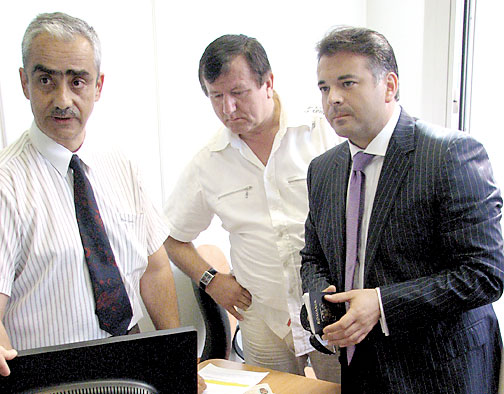 4028-152772-2.jpg 4028-152772-2.jpg