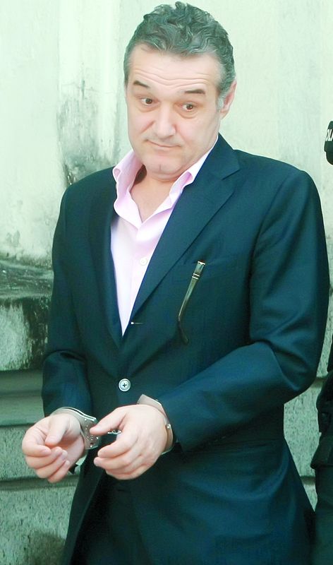 4030-153169-becali.jpg