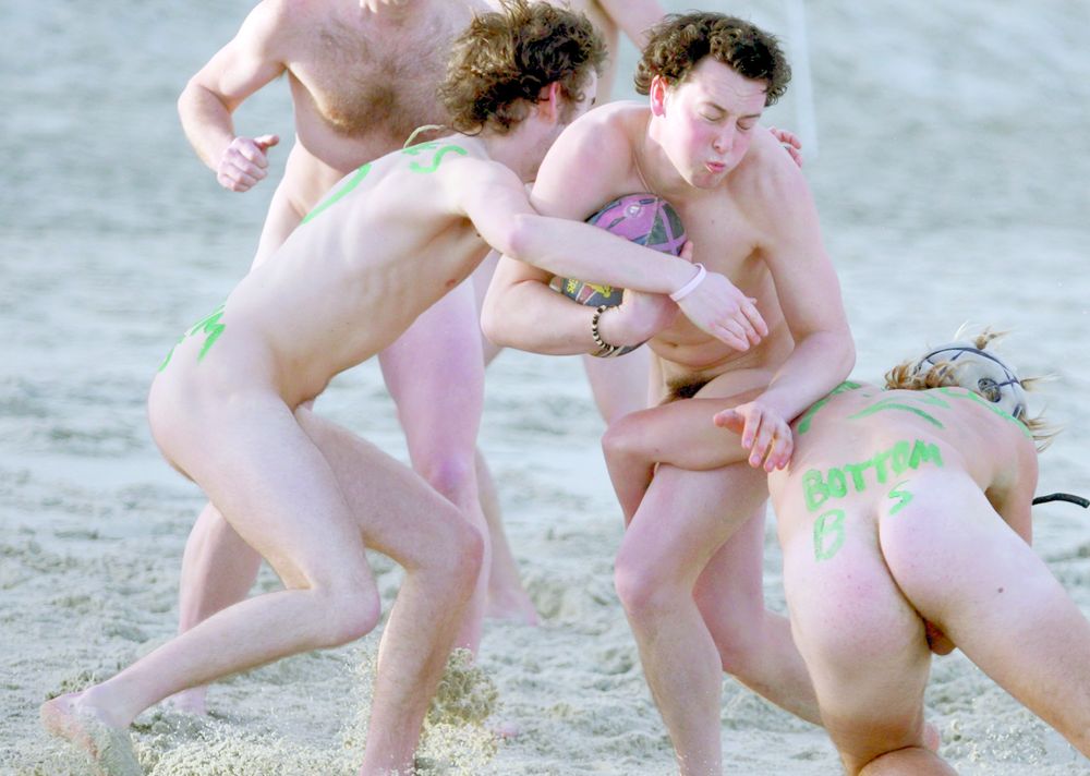 4036-154779-1819nudistirugby3007922_afp__mediafax.jpg