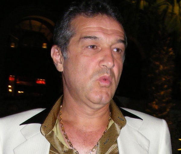 0-160559-becali.jpg