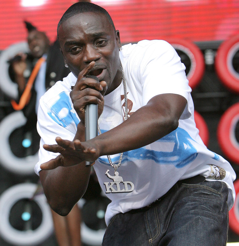 0-162786-akon.jpg