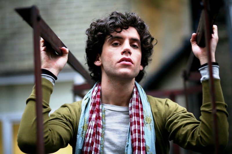 0-163213-mika.jpg