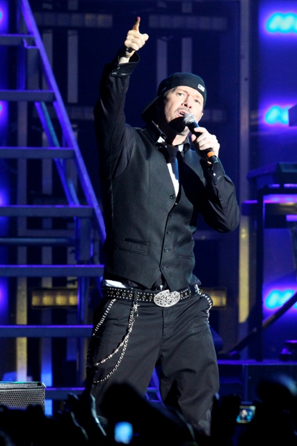 0-165817-donniewahlberg.jpg