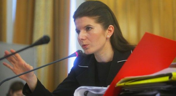 0-166019-monica.jpg