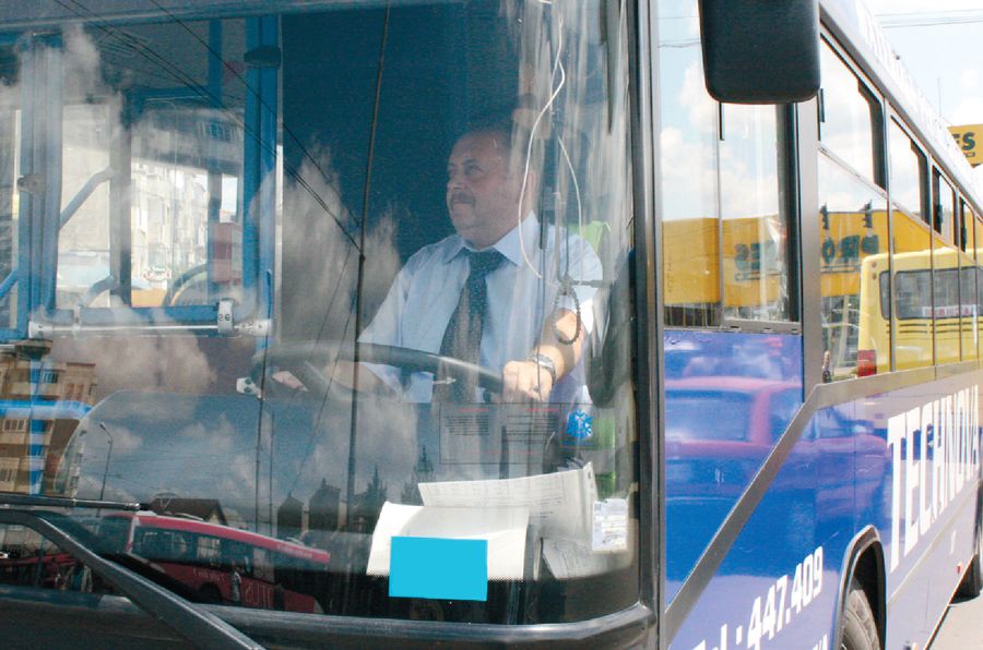 4064-162679-bus1.jpg