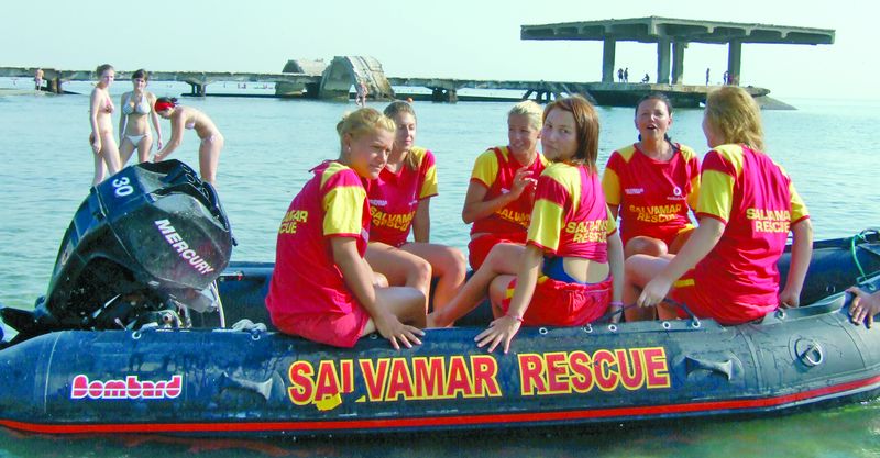 4075-166690-fetele_salvamarului_1.jpg