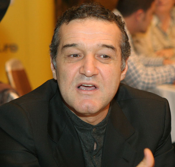 0-170896-becali.jpg