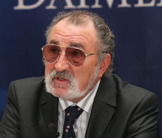 0-174265-tiriac.jpg