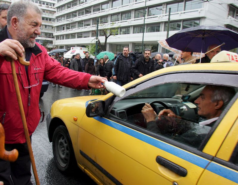 0-174758-taxi.jpg