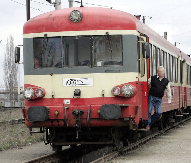 0-176105-trenparticular8.jpg