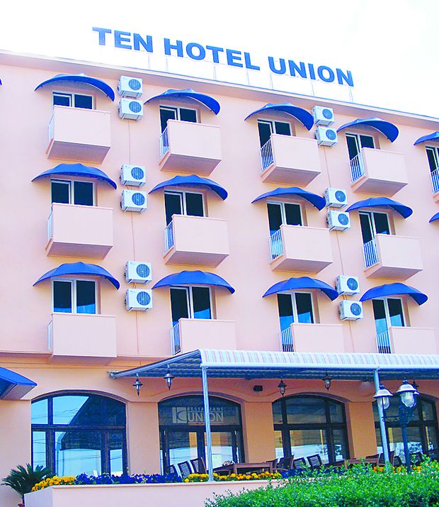 4092-170449-10hotel1.jpg