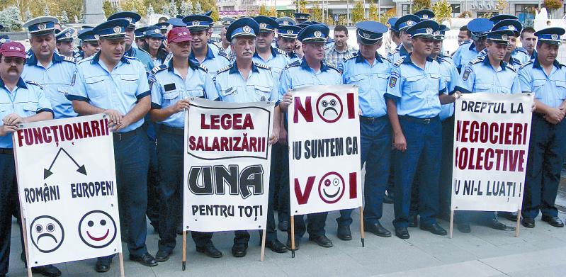4098-172142-8politisti.jpg
