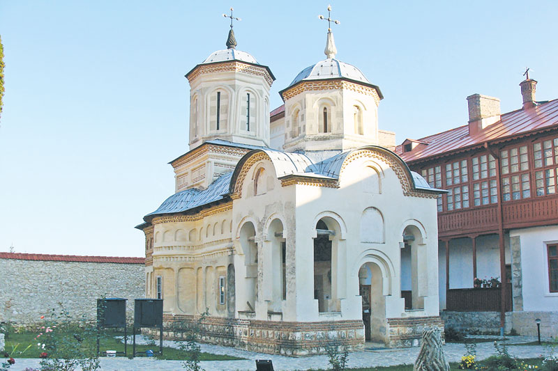 4102-173314-15religiemanastireaarnota.jpg