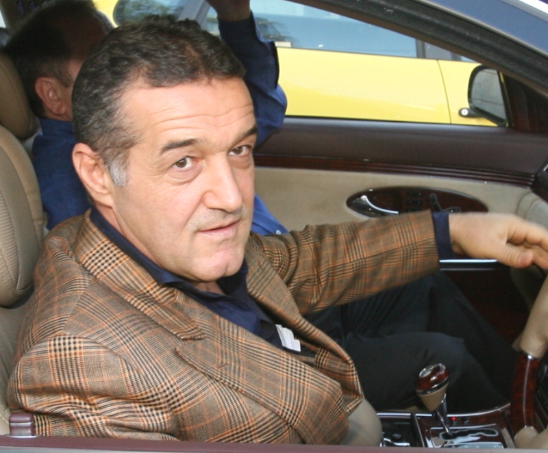 4104-173885-becali.jpg