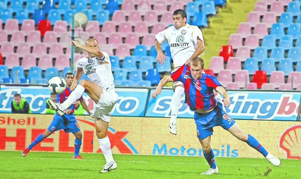 4105-174134-15steaua1.jpg