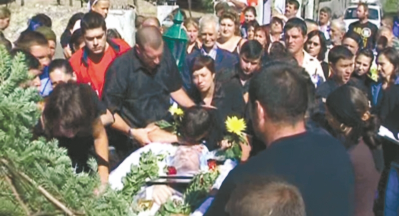 4107-174740-apostu_1.jpg 4107-174740-apostu_1.jpg