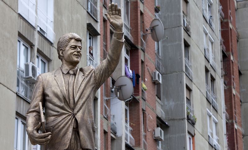 0-196921-statuie.jpg