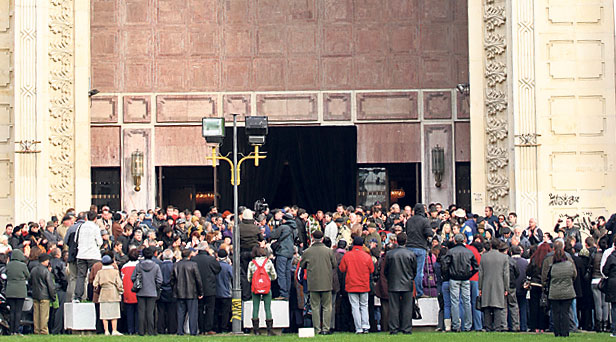 4216-200501-teatru1.jpg 4216-200501-teatru1.jpg