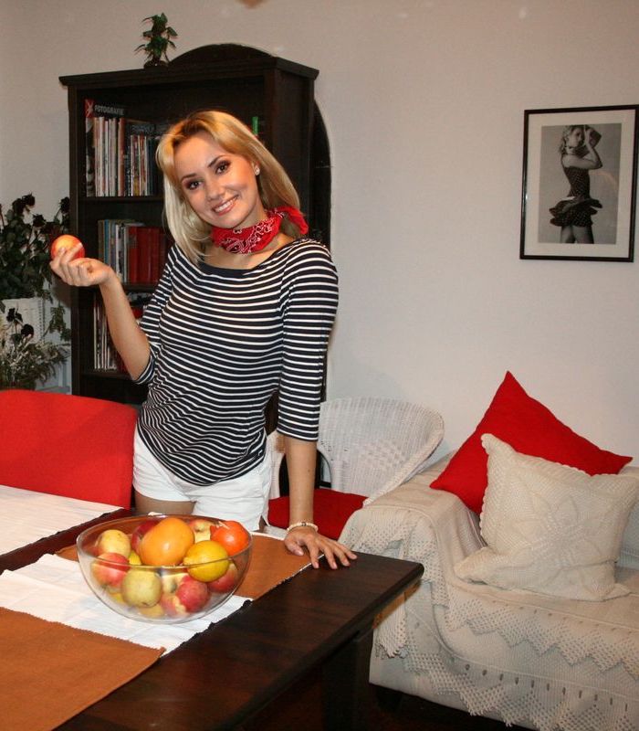 0-204225-oana.jpg