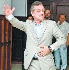 0-208684-gigi2.jpg