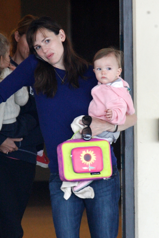 0-211747-091112oacp_jennifergarner_001a.jpg