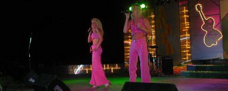 0-212518-amara2001blondy.jpg