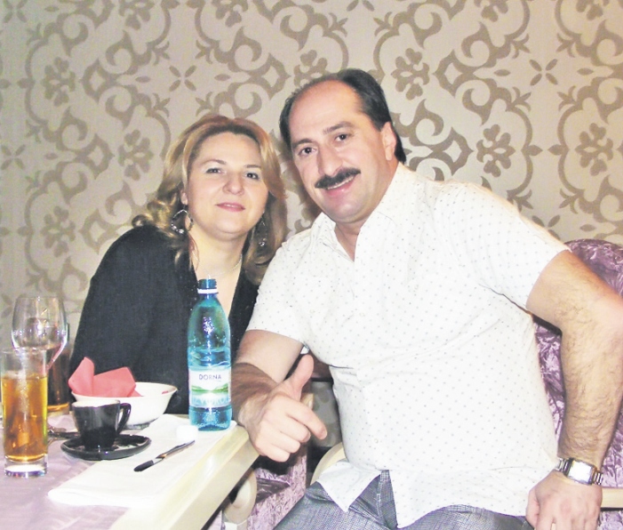 4239-207325-12party3.jpg