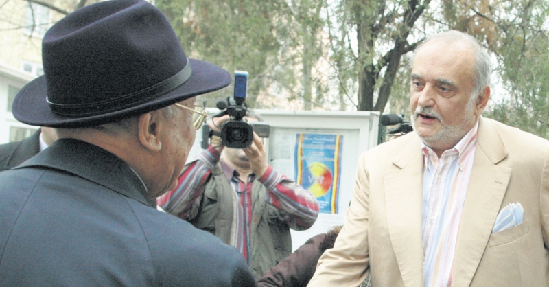 4239-207374-2iliescu.jpg