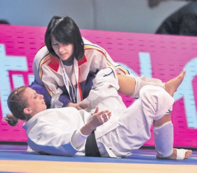4240-207573-alinadumitruolandajudo1.jpg