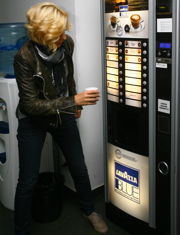 4241-208259-42.jpg
