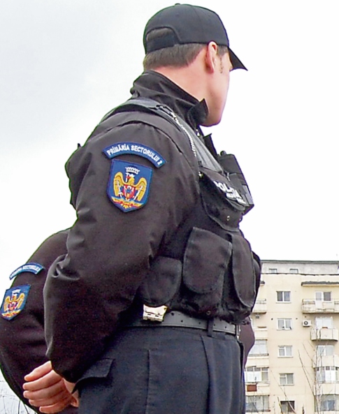 4244-209033-6editiepolitist.jpg