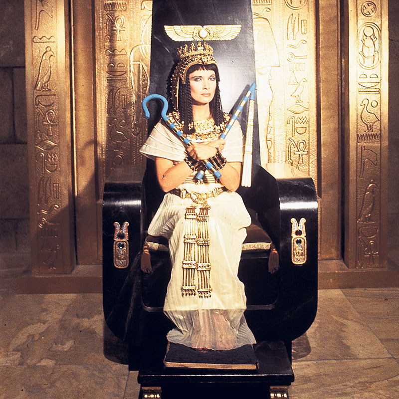 4245-209161-4cleopatra.jpg