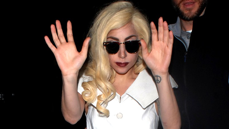 0-214401-gaga1.jpg