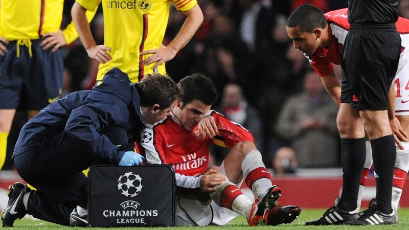 0-240369-cescfabregaspenaltyarsenalbarcelonaepa2.jpg