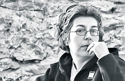4367-242932-tinerialicebw1.jpg