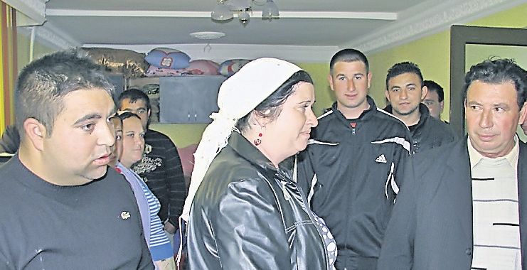 4377-245769-tigani.jpg