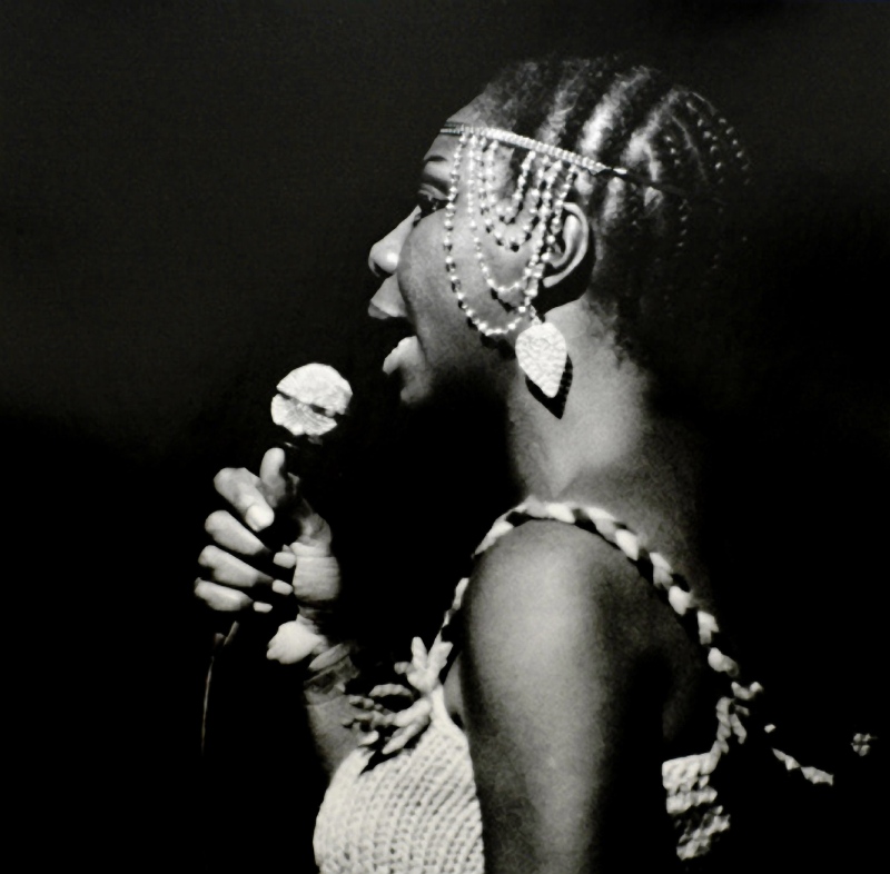 0-252860-nina.jpg