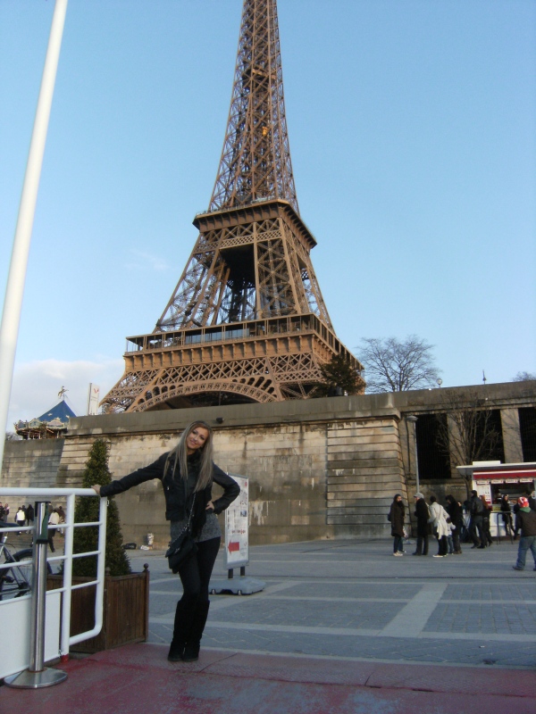 0-253327-t.effel1.jpg