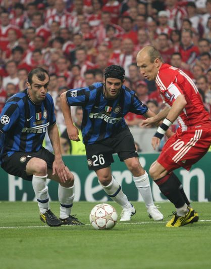 0-255983-chivu.jpg