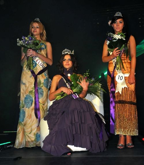 0-256408-podium.jpg