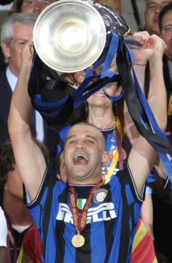 4412-256465-chivu.jpg