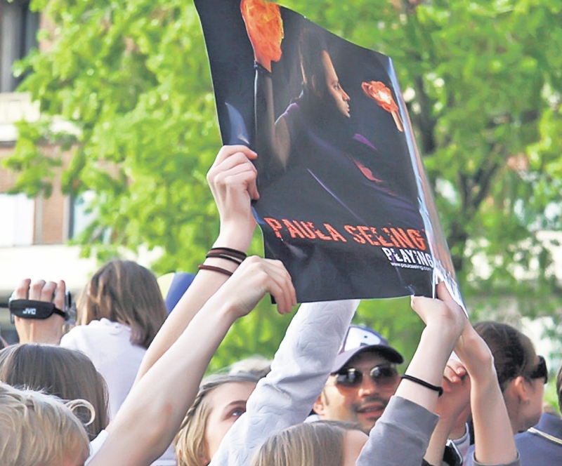4415-257388-9poster.jpg