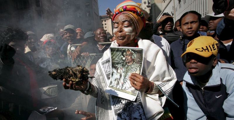0-262269-sangoma_africa_sud_epa.jpg