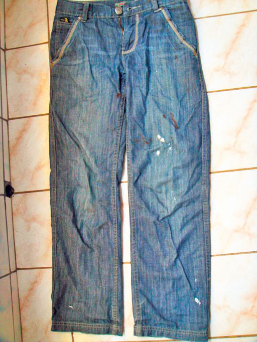 4427-259823-pantaloni_plini_de_sange.jpg