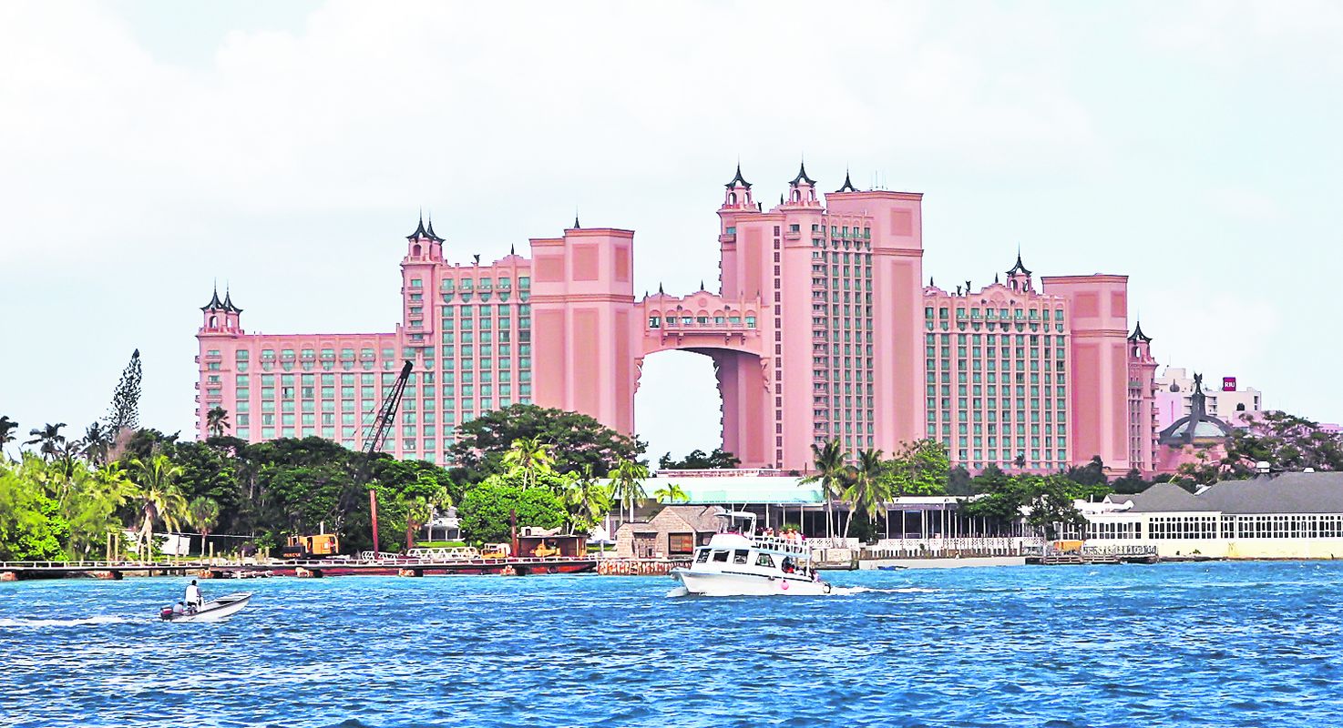 4431-261362-12atlantishotelbahamasshutterstock_591991.jpg