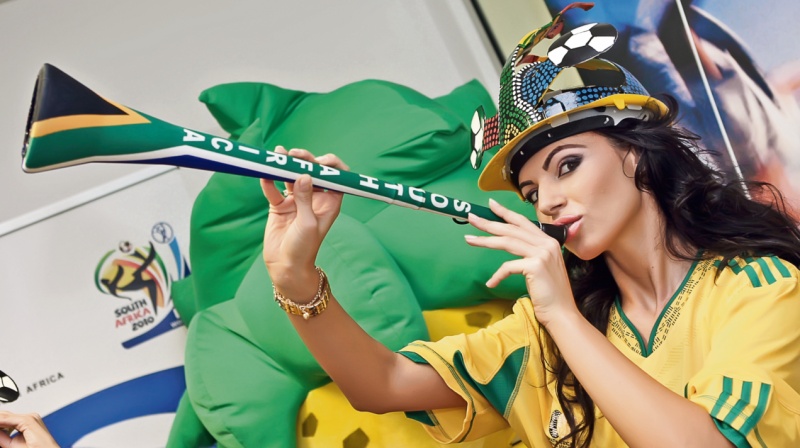 4433-261981-fetecupamondialavuvuzela1.jpg