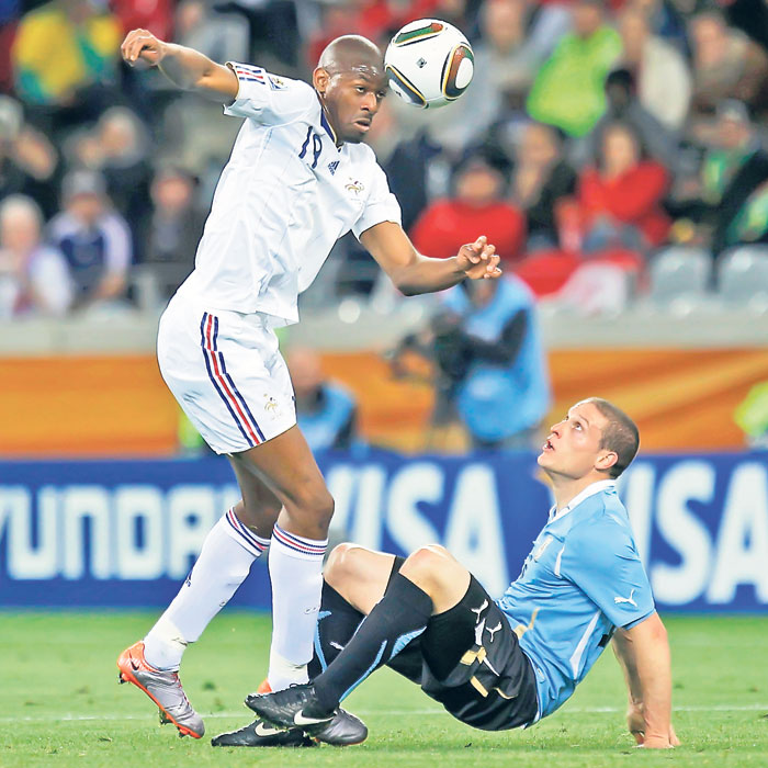 4435-262517-abou_diaby_si_diego_perez.jpg