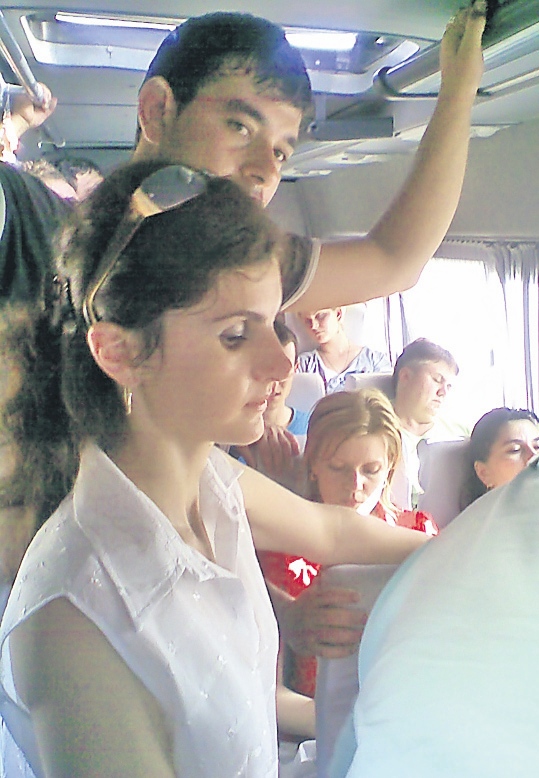 4438-263831-in_microbuz_caldura.jpg