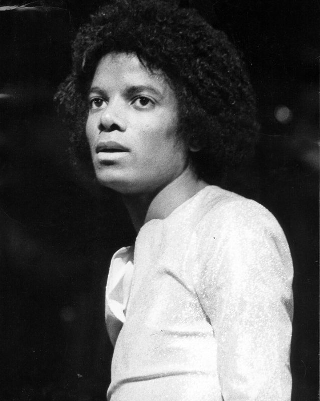 4442-265261-michael_jackson_tanar.jpg